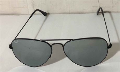 NEW Ray Ban Unisex RB3026 002/30 Aviator Black Metal Sunglasses sz 62-14 $285 